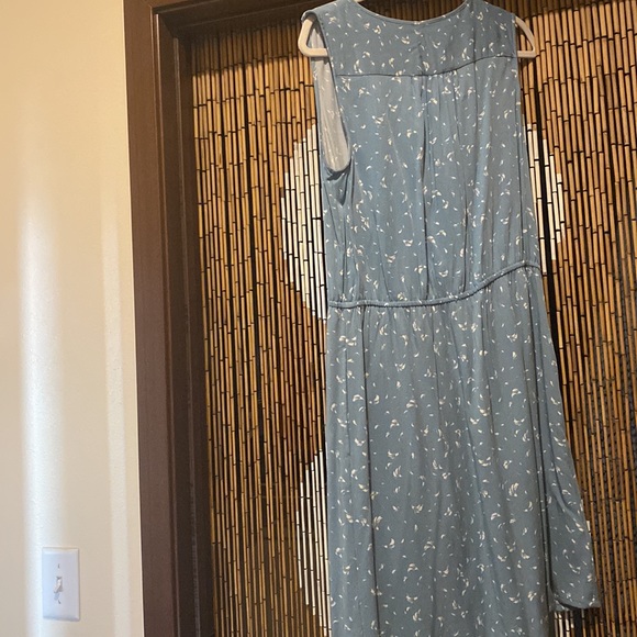 Loft Spring/Summer dress - Picture 4 of 5